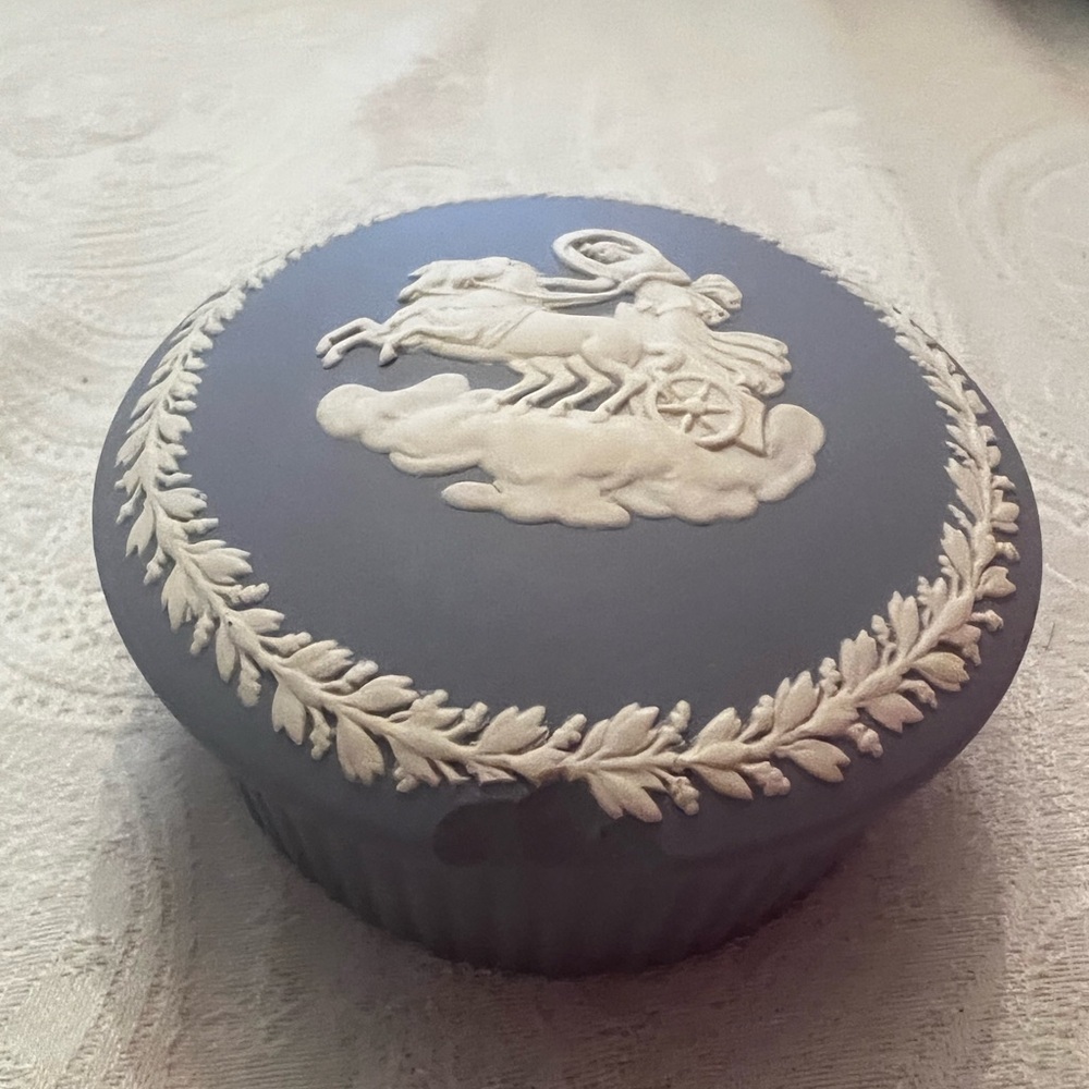 Blue and Cream Decorative Box (CHIPPED LID)